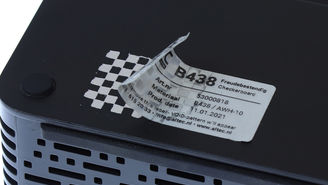 B438 - Fraudebestendig label met checkerboard patroon